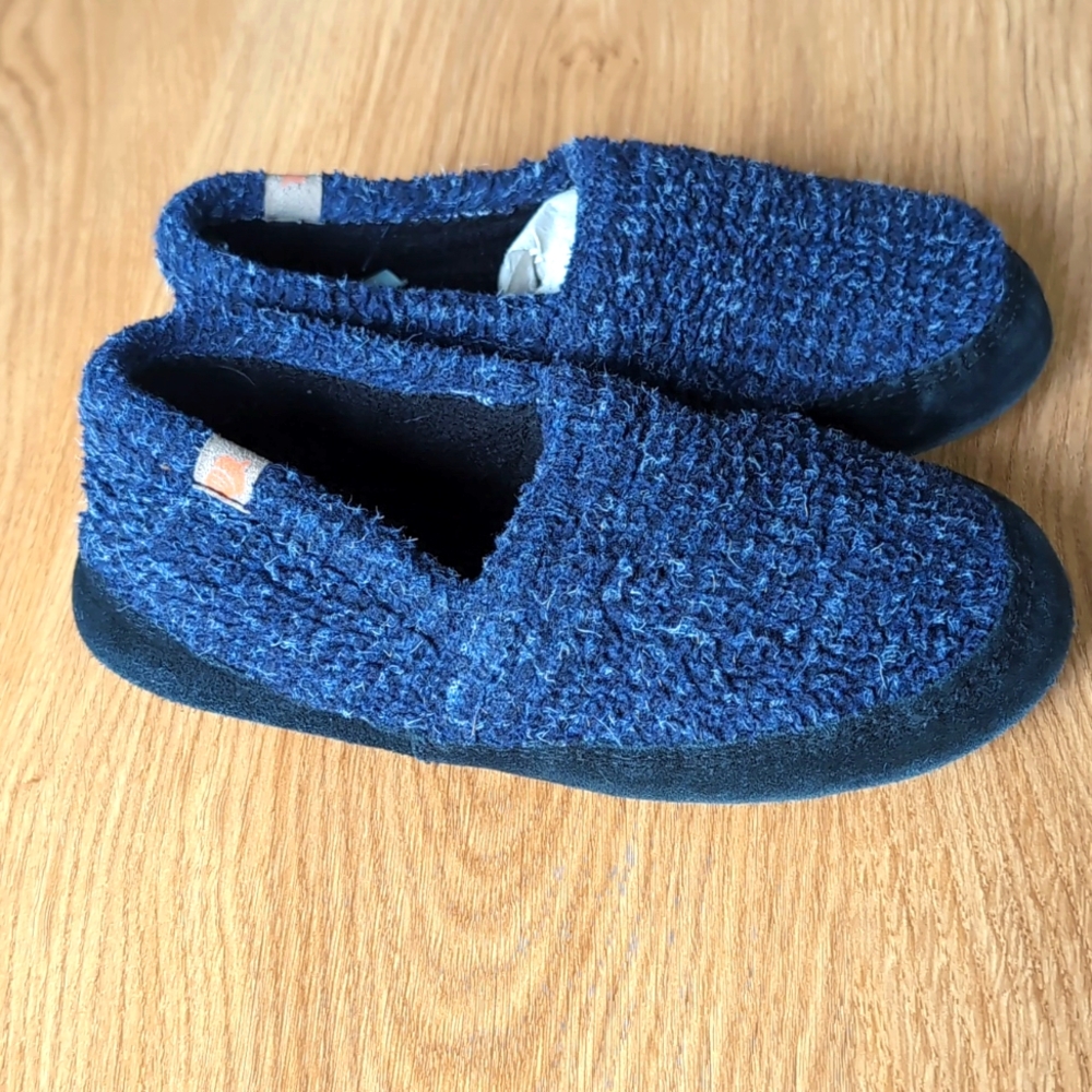 Acorn Kids Blue Fuzzy Slippers